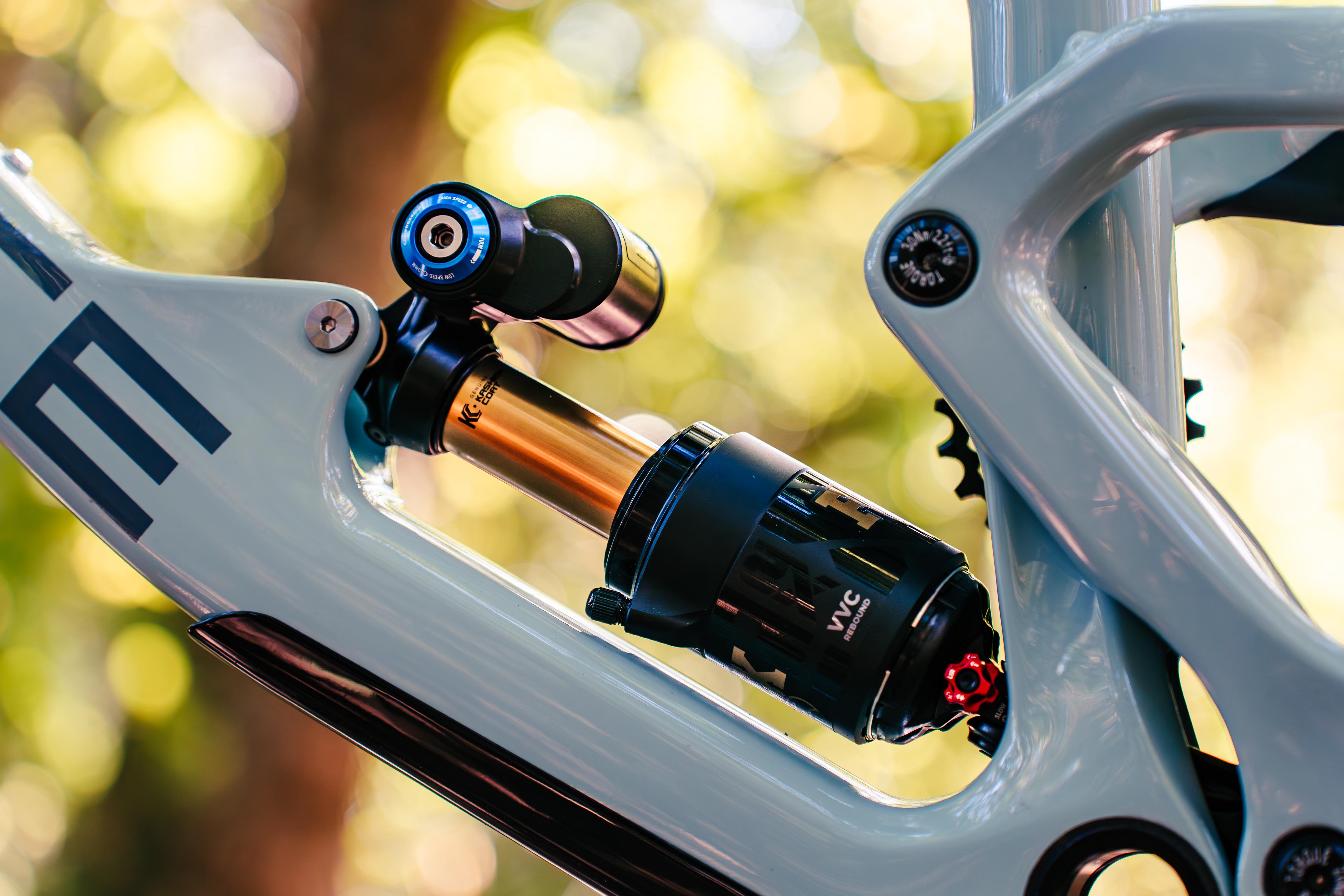 Deviate Cycles 2025 Highlander II Frame + 2025 Fox Factory Float X2 Rear Shock